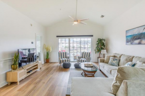 2 Mi to Shore Myrtle Beach Condo with Pool!